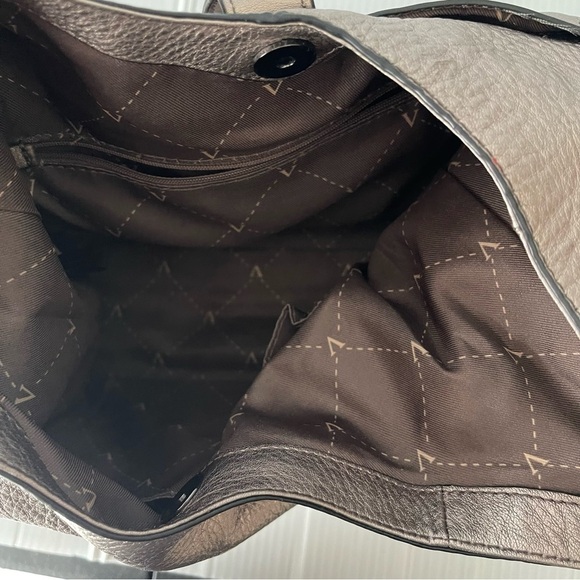 Vince Camuto Metallic Gray Pebbled Leather Shoulder Bag Purse - Picture 8 of 14